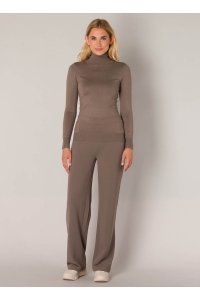 Base Level Yuen Colletje dark taupe